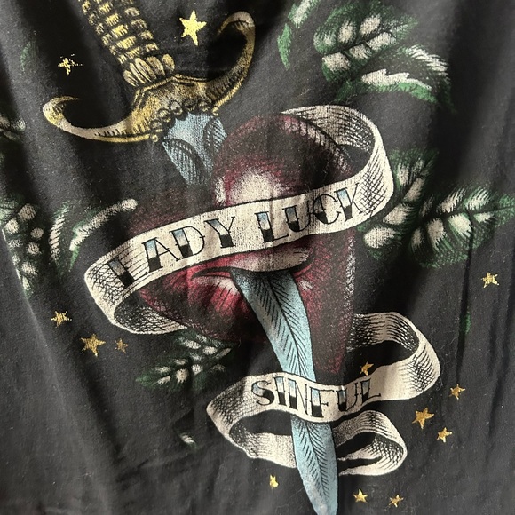 Black Graphic Women's Top new w/o tags - Picture 3 of 4